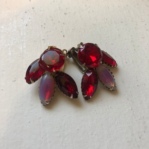 VINTAGE ruby-red earrings