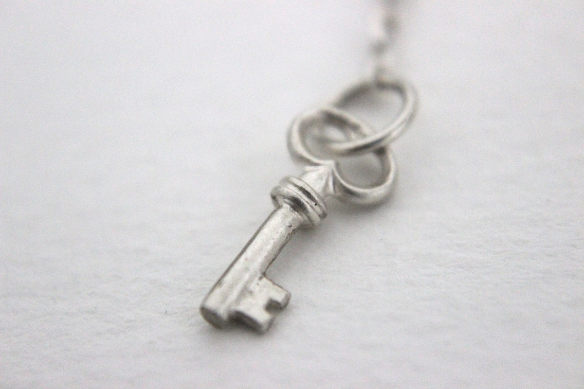 Tiny Key Bracelet | R U S T Vintage
