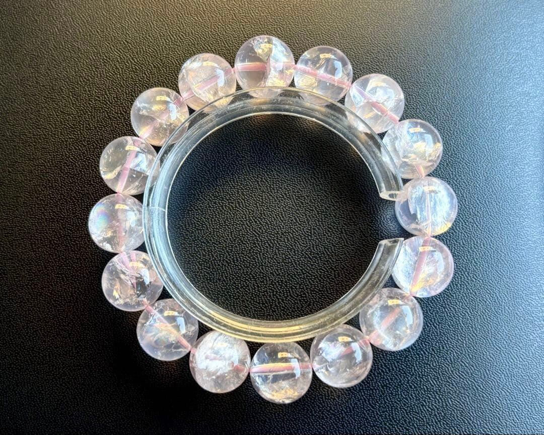 セイクリッドグラスの光纏う幻の石たち 〜BASE SHOP Since 2025〜