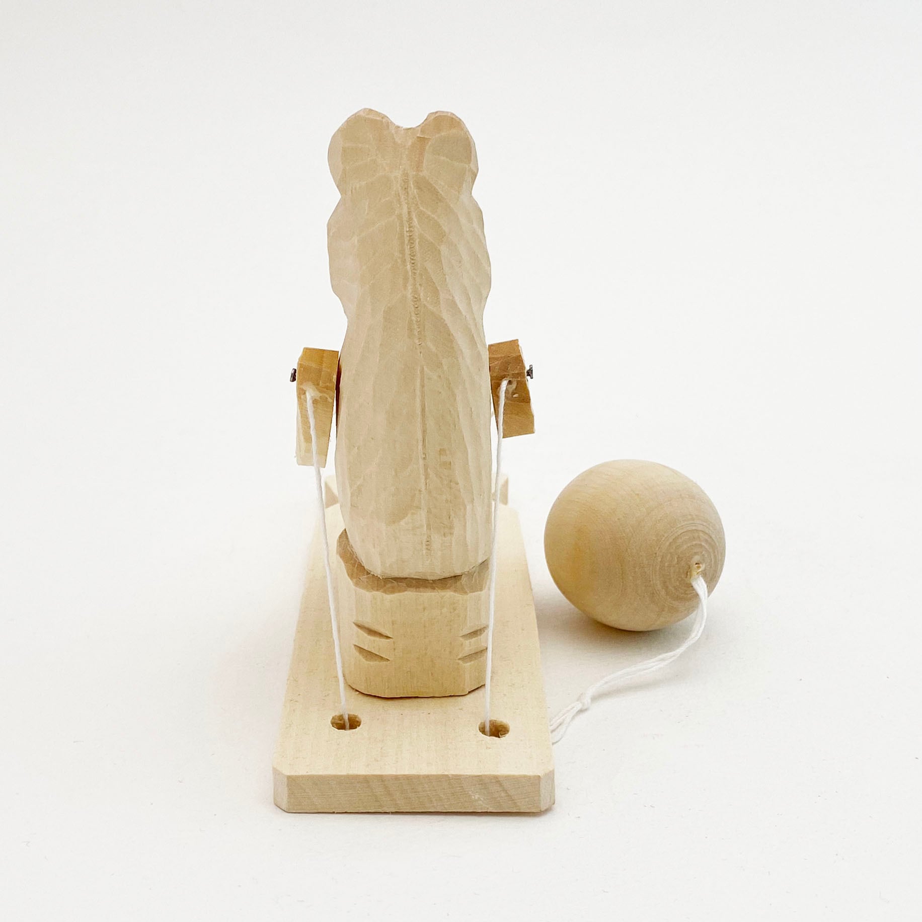 ボゴロツコエ木地玩具「靴を履くクマ」