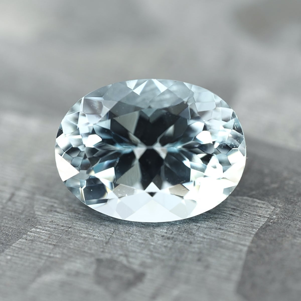 マラヤガーネット 0.82ct ラウンド | One Loose