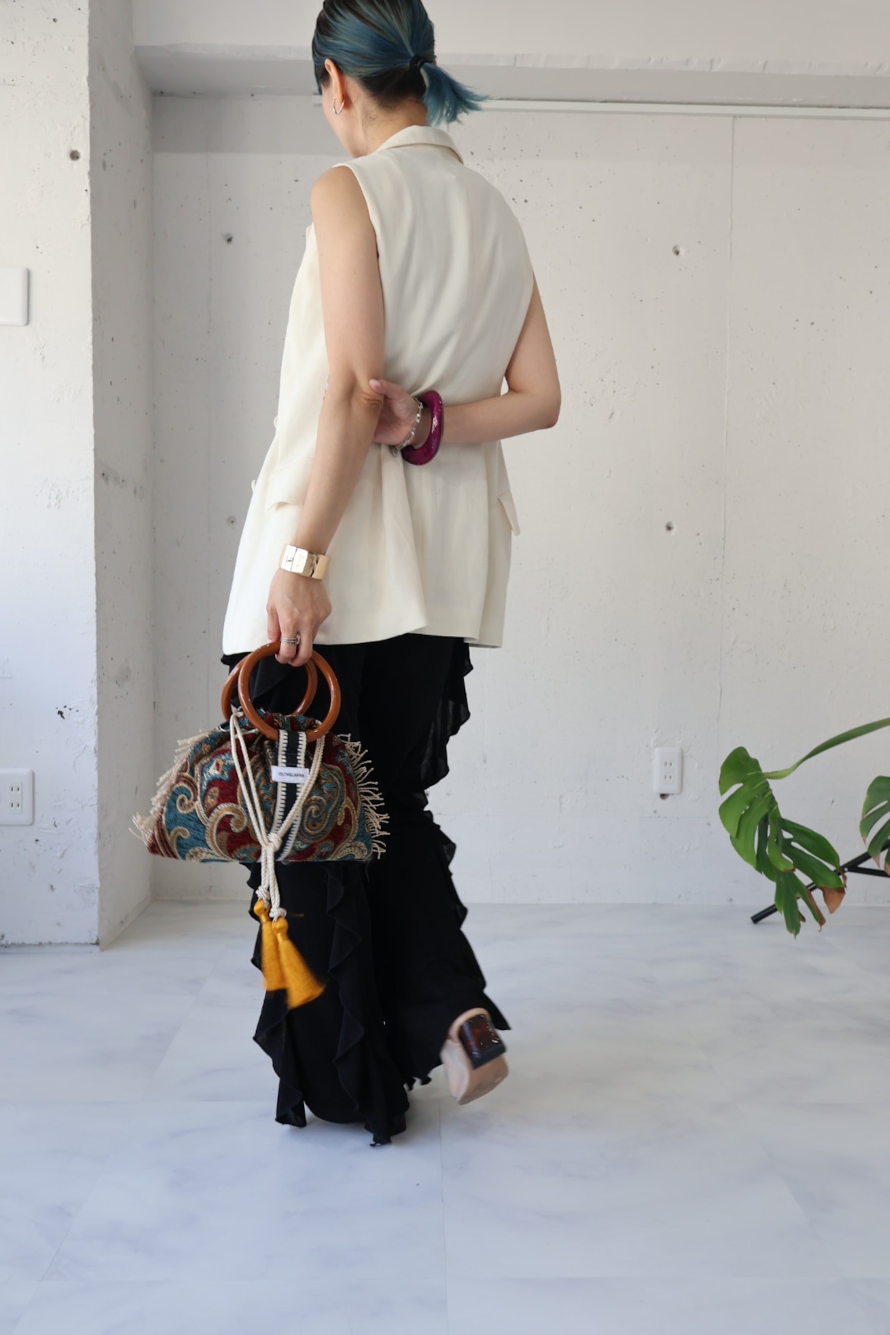 Graphic Form Ring Bag-BlackLine×GoldBrown