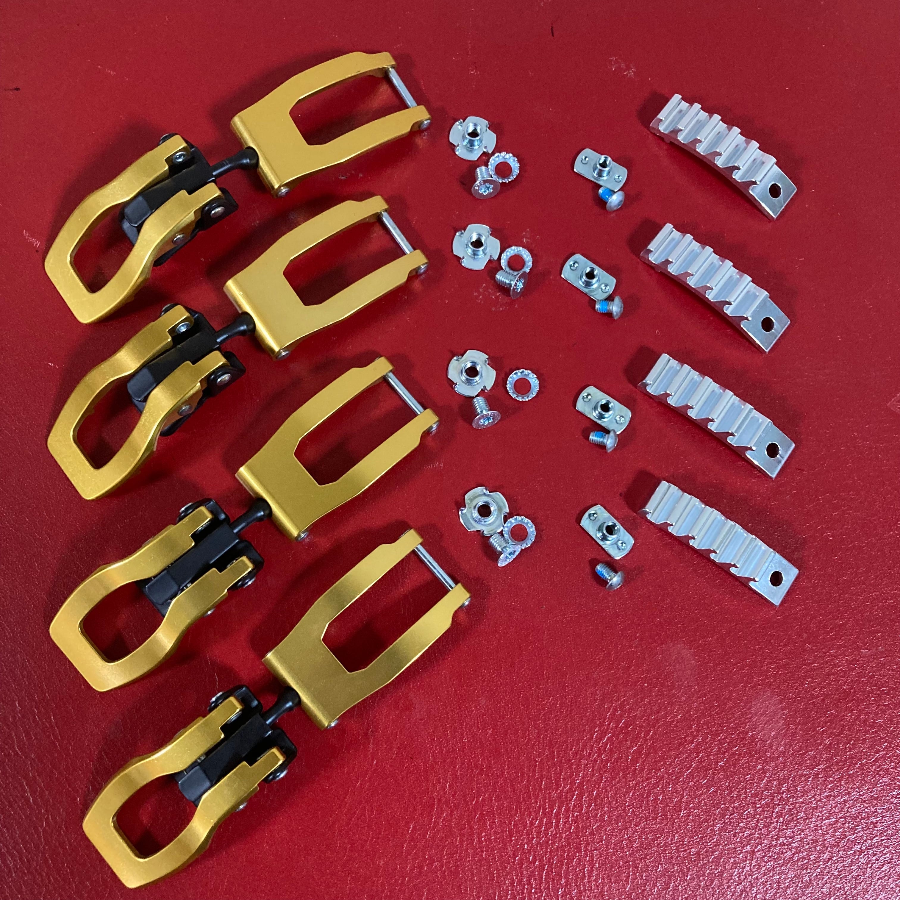 Mountain Slope 快適 アッパ—バックル & キャッチャー ビス セット  