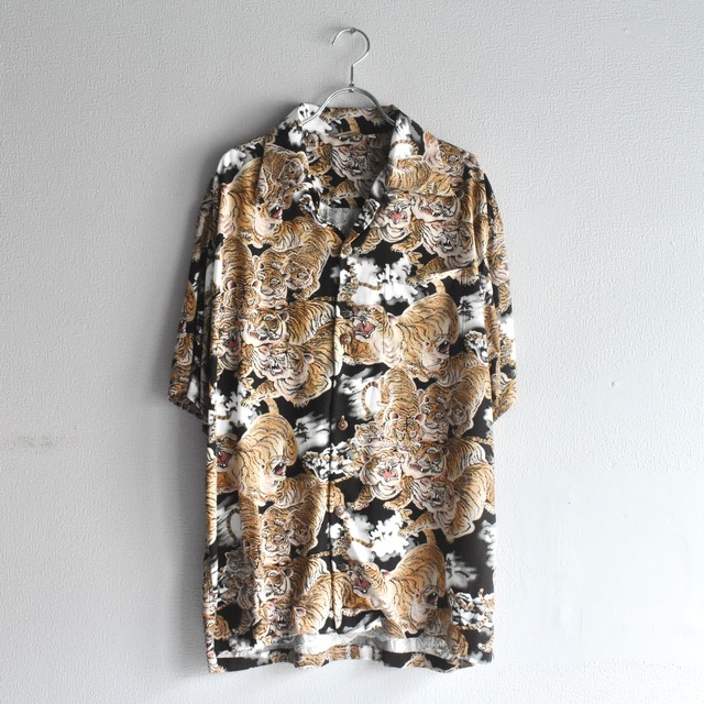 “百虎” Patterned Rayon Fabric Open Collar Shirt s/s