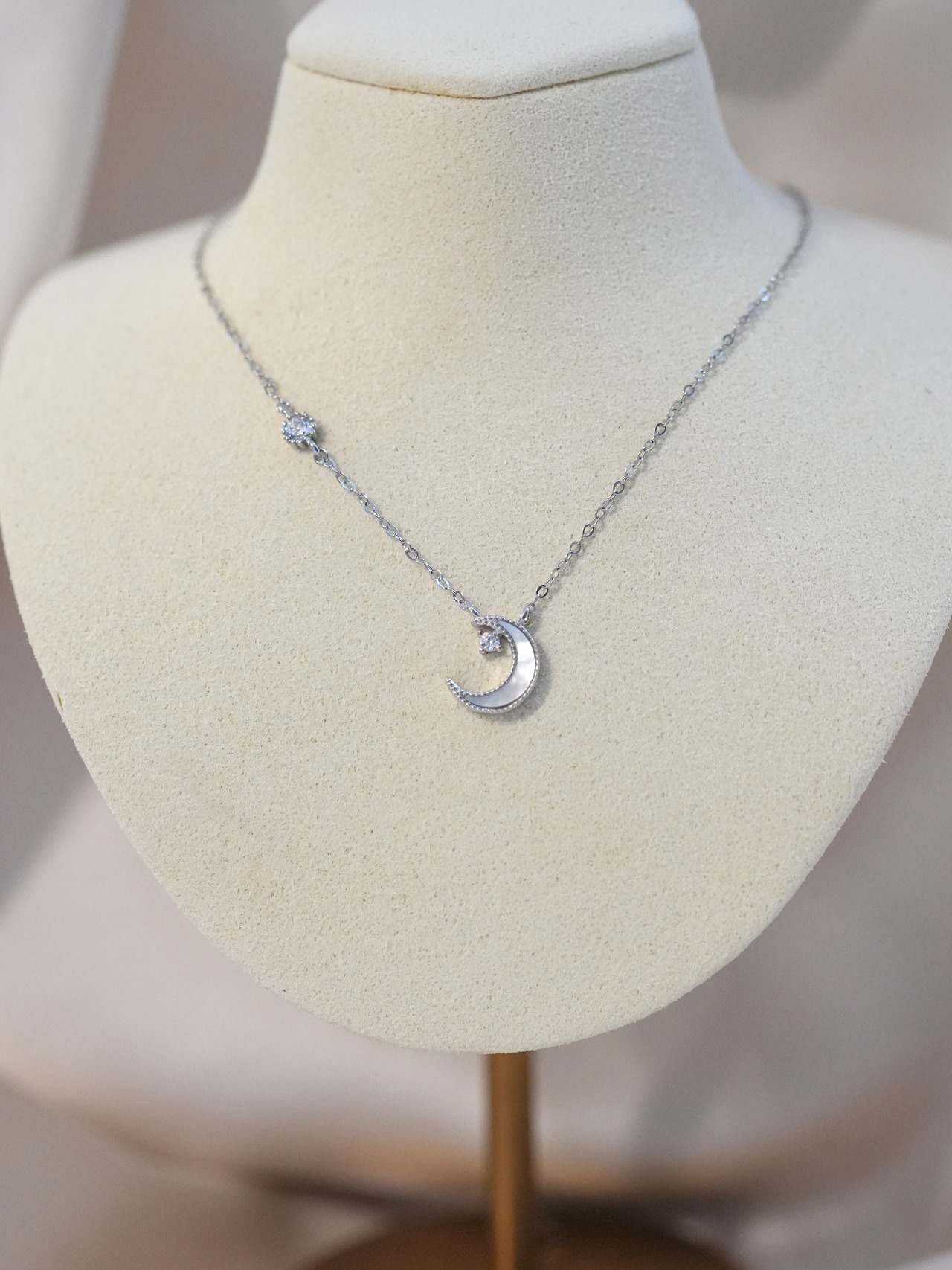 necklace twinkle moon