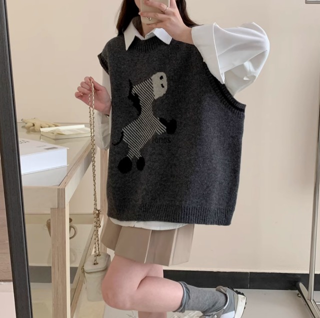 ニットベスト レディース トップス ニット ベスト 袖なし ノースリーブ ラウンドネック 襟なし オーバーサイズ かわいい シンプル カジュアル おしゃれ レトロ ラフ ガーリー ルーズ 個性的 存在感 ベーシック ナチュラル アニマル柄 春 秋 冬 ロングシーズン デート お出かけ 旅行 公園 女子会 休日 ショッピング コンサート ライブ お花見 カフェ ランチ 重ね着 韓国 オルチャン 楽ちん プチプラ 普段使い 着回し インスタ映え フリーサイズ ワンサイズ グレー ベーシックカラー 秋カラー