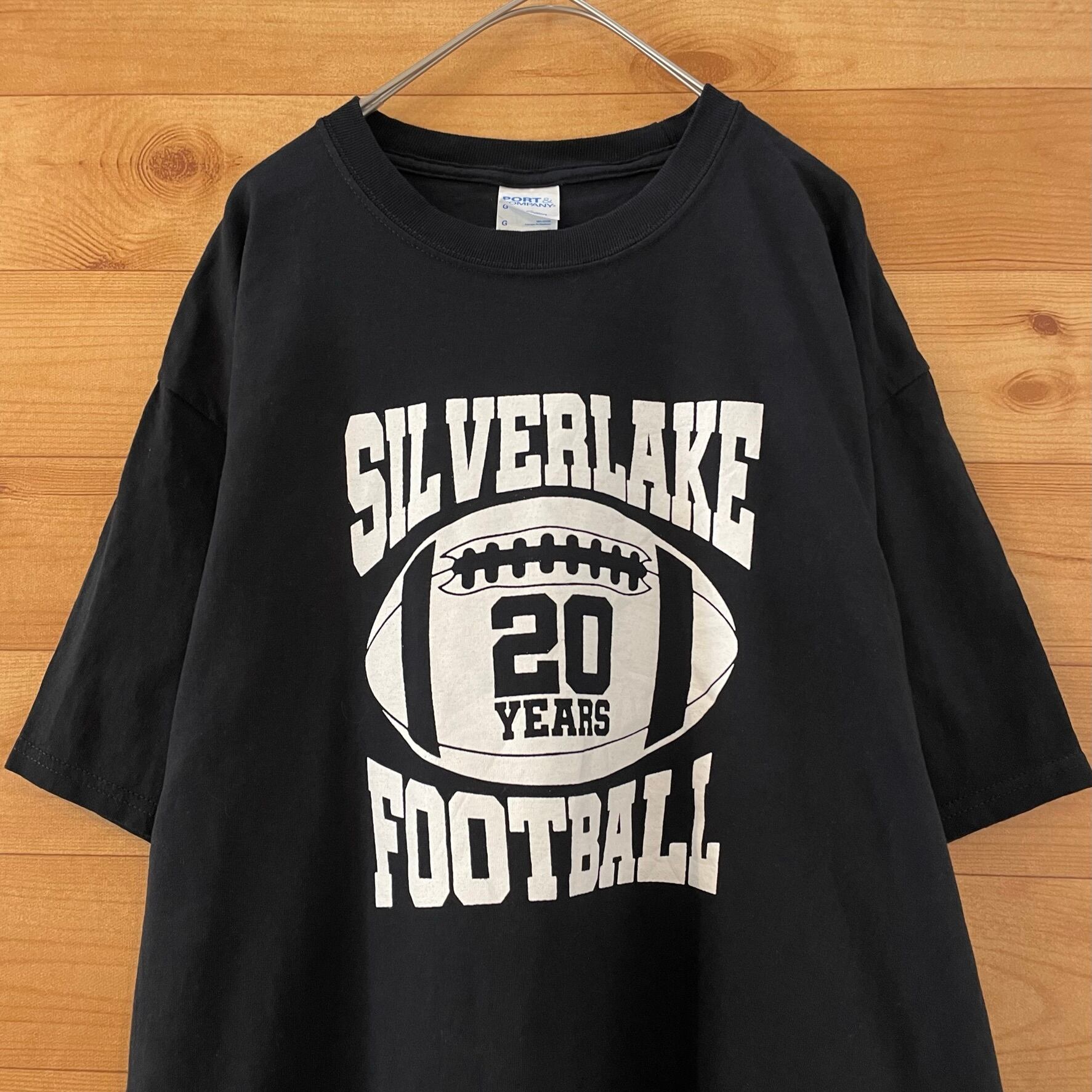 PORT&COMPANY】フットボール ロゴ Tシャツ silverlake football