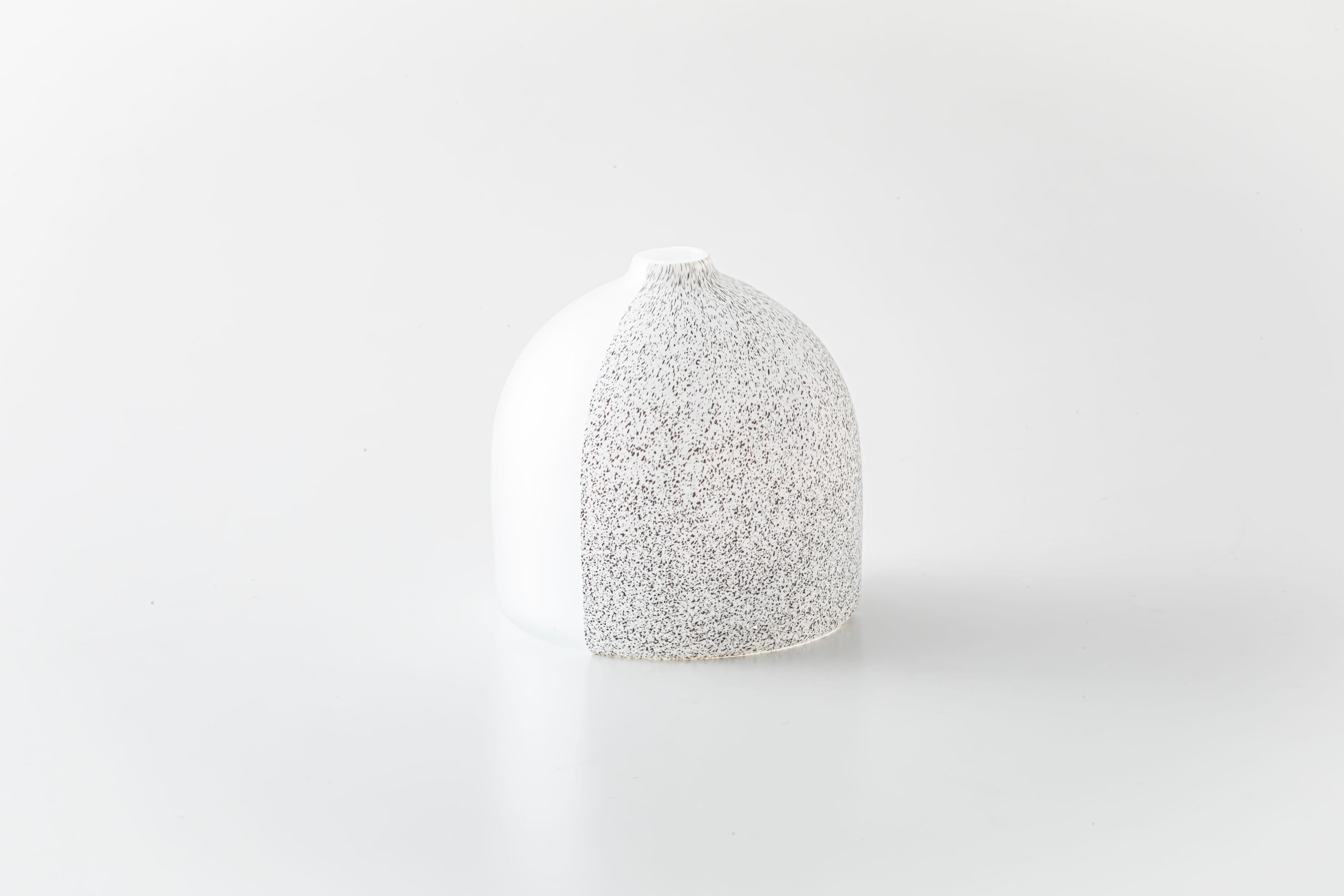Ishime Vase:Small (I) / Ayano Yoshizumi