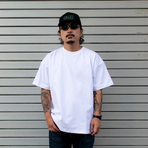 CALEE NATIONAL LOGO TEE <REGULAR FIT>