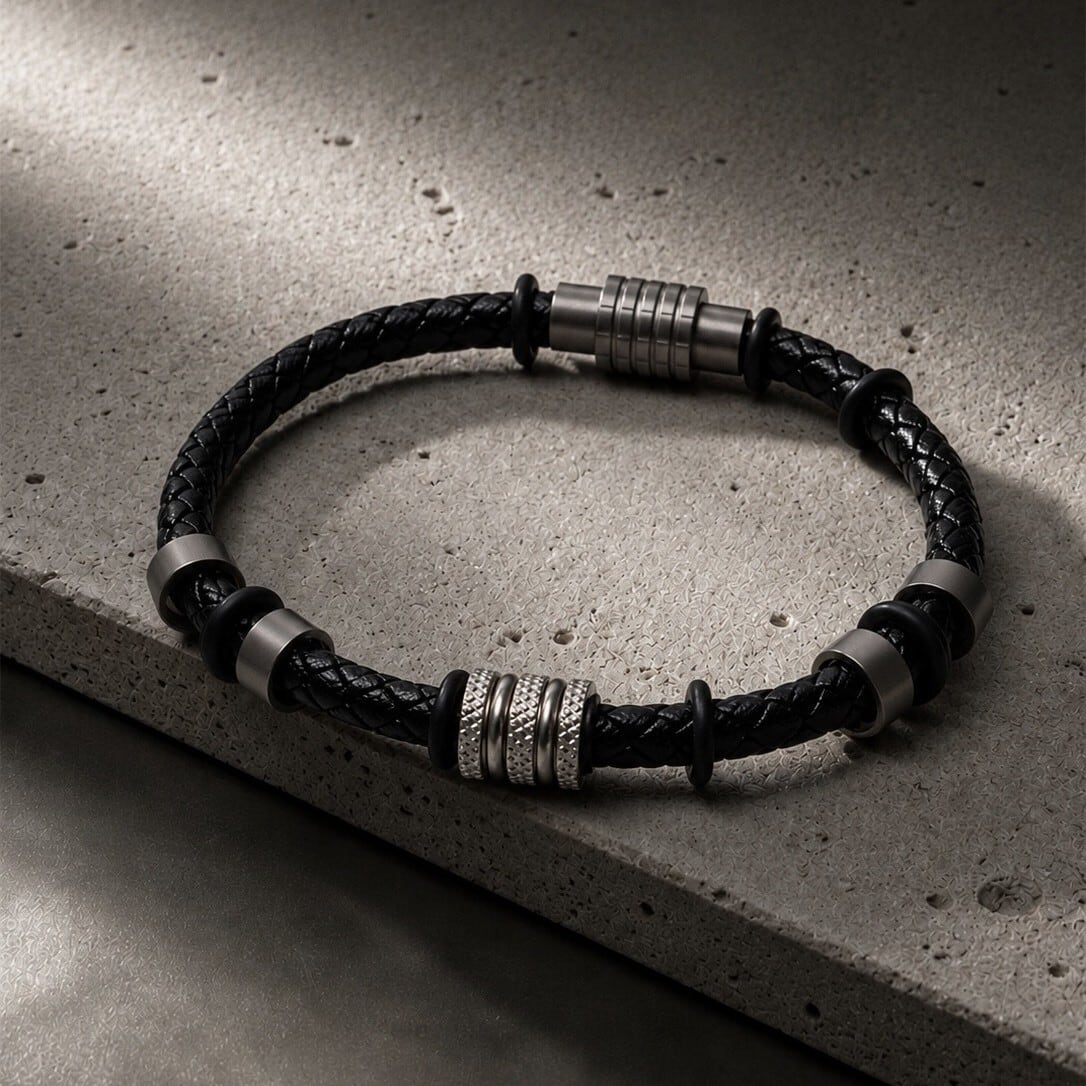 黒革ブレスレット×シルバーチャーム | 株式会社SAMURAI PEARL