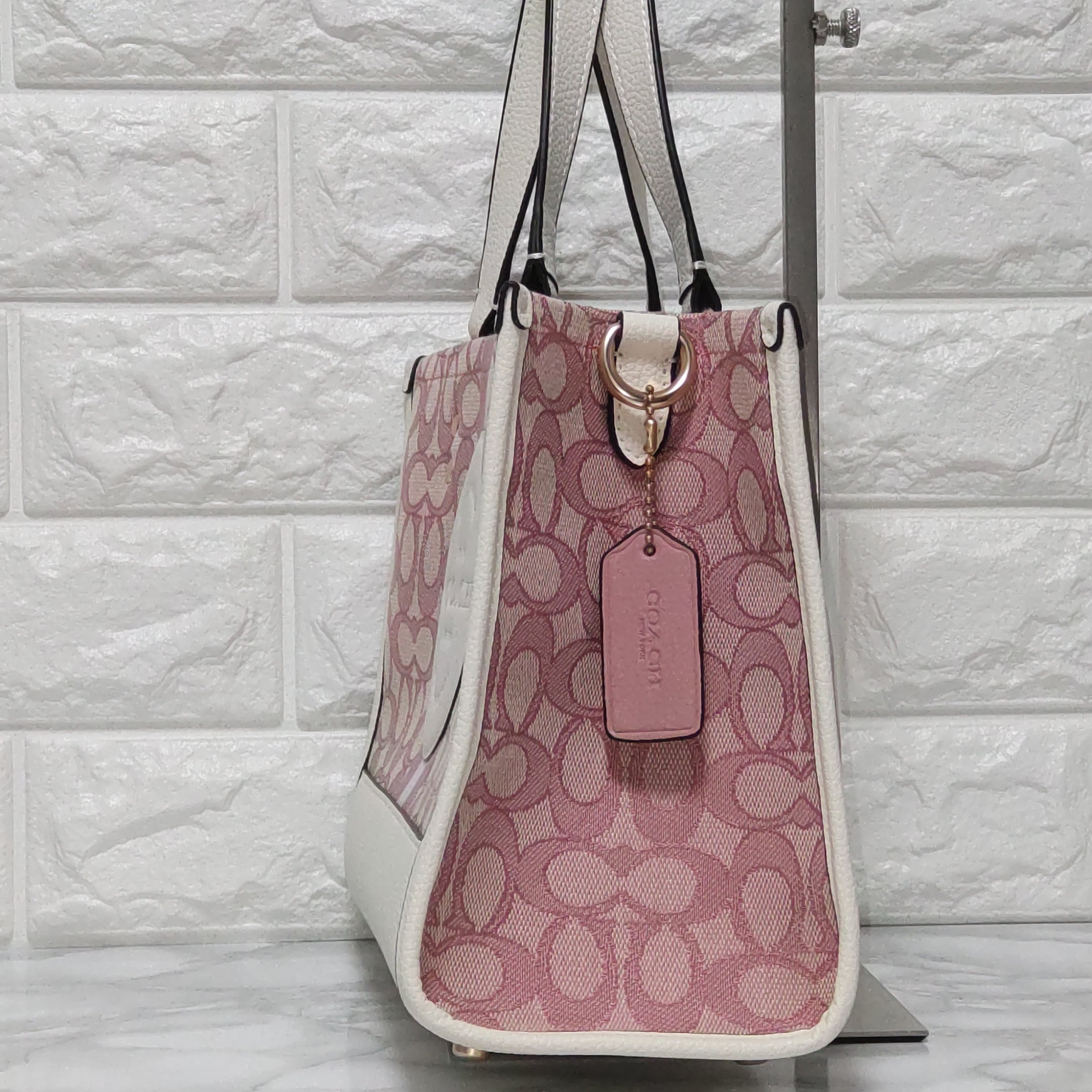 COACH コーチ ショルダーバッグ デンプシー 22ピンク COACH コーチ ショルダーバッグ デンプシー 22ピンク