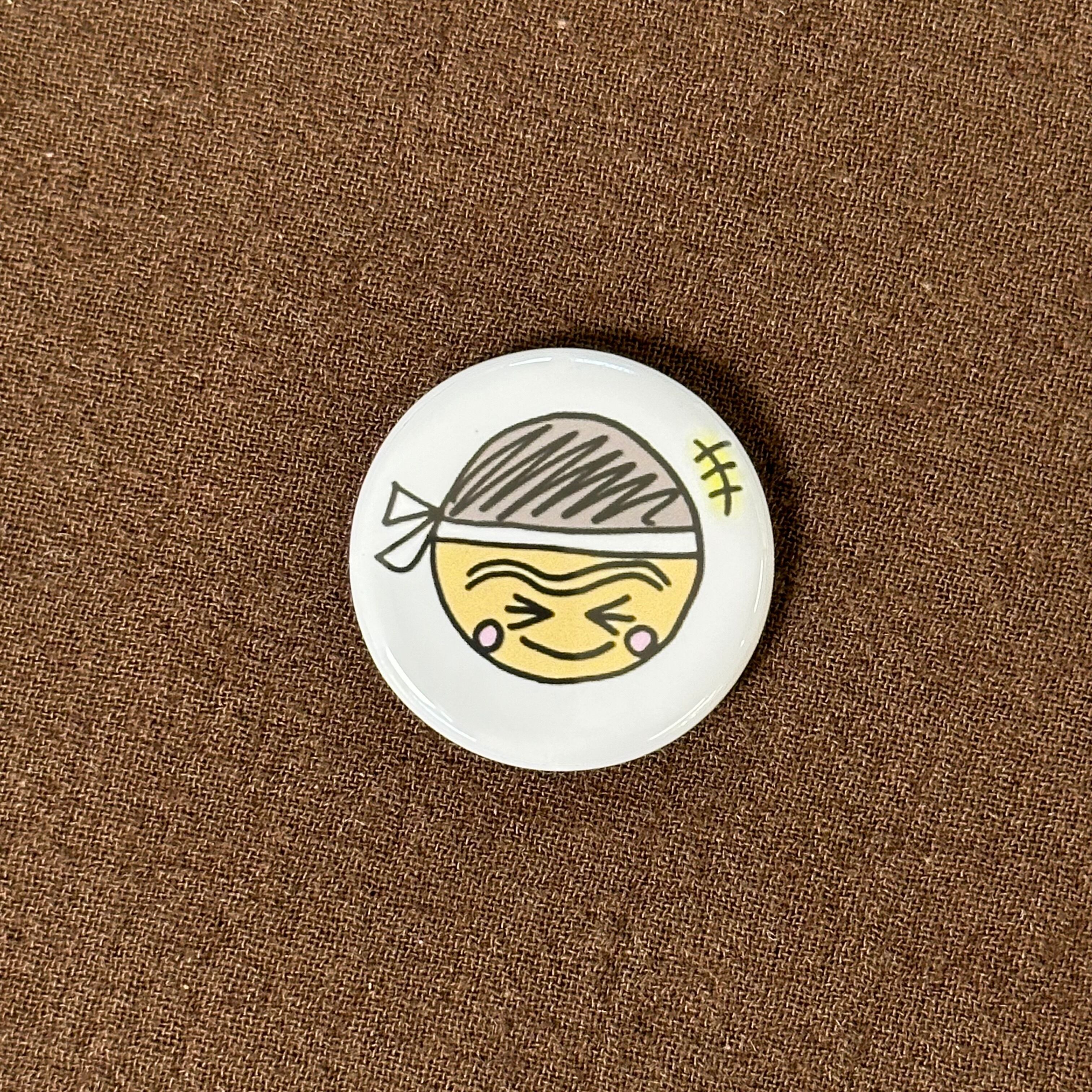 缶バッチ LINEスタンプ焼そば賢ちゃん(#^^#)バージョン