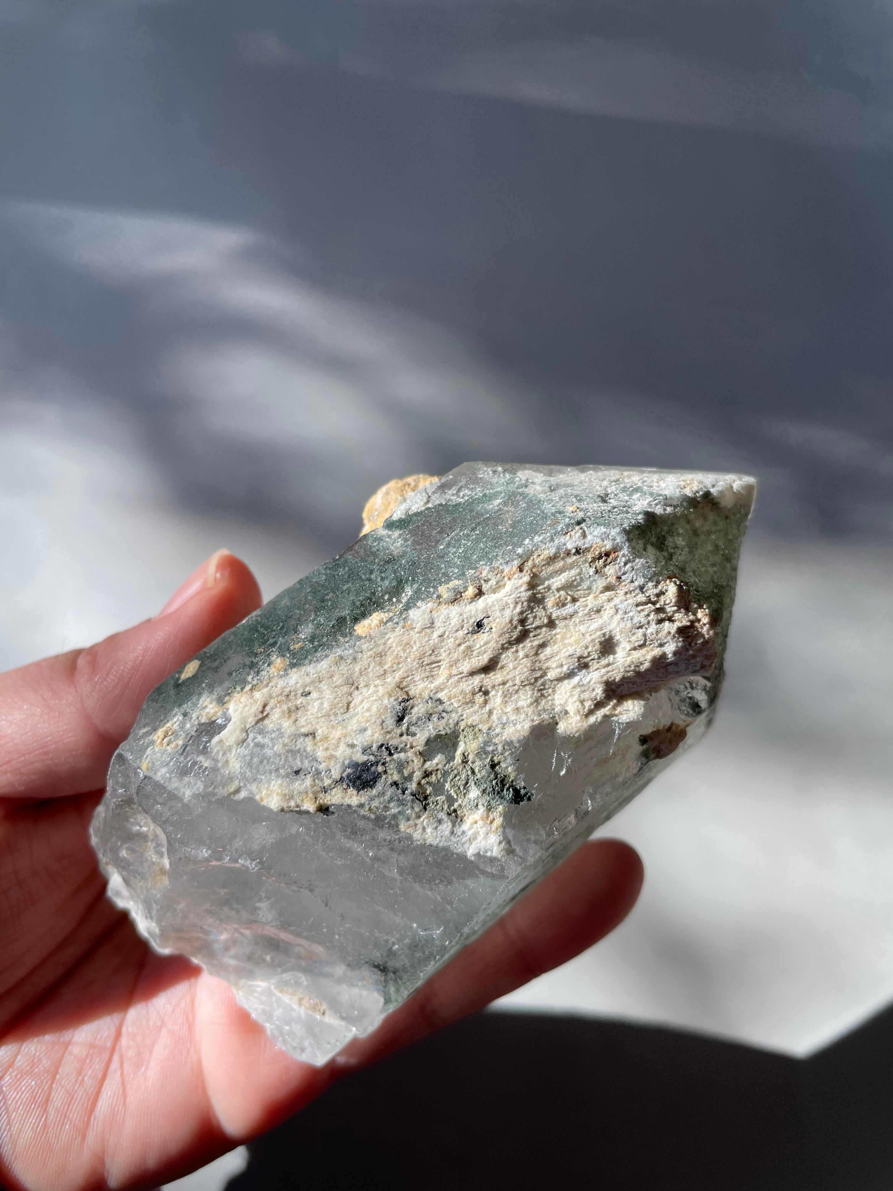 パキスタン　ギルギッド　スカルドゥ　パルディスタンス州産　エピドート共生クォーツ　DT　長石