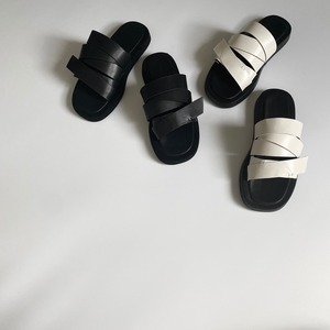 【再入荷】design flat sandal (black,white)
