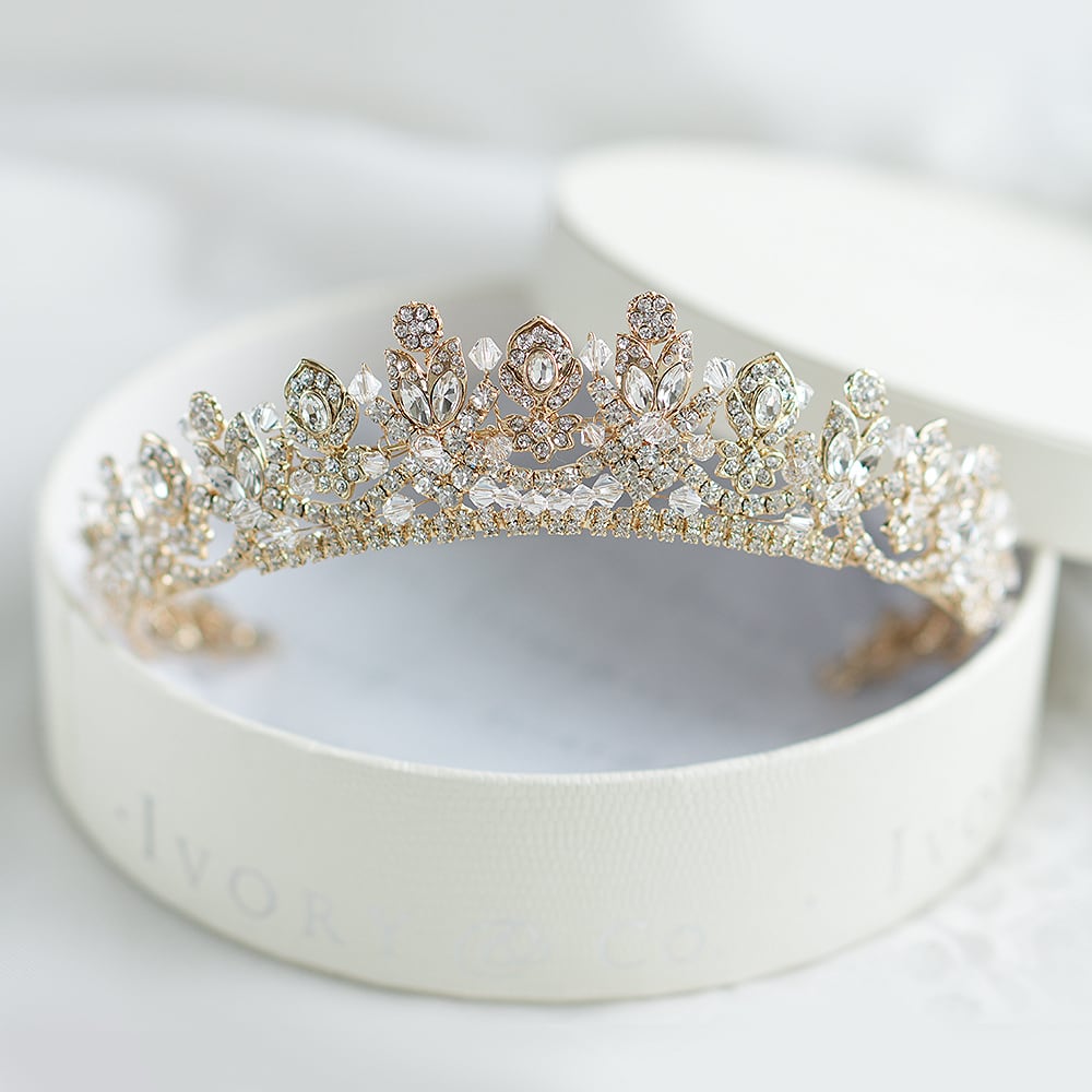 ティアラ | STELLA BRIDAL - オシャレ花嫁さま御用達ブライダルアクセサリーショップ <ステラブライダル> ティアラ | STELLA BRIDAL - オシャレ花嫁さま御用達ブライダルアクセサリーショップ <ステラブライダル>