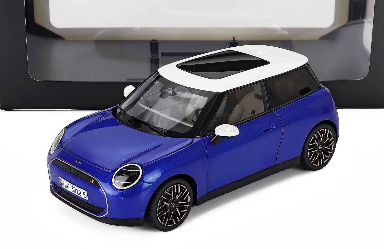 ミニカー 1/18 テスラ サイバートラック TOPMARQUES 1/18 TESLA