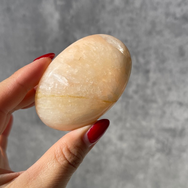 【スティルバイト】パームストーン｜握り石｜鉱物 天然石 パワーストーン