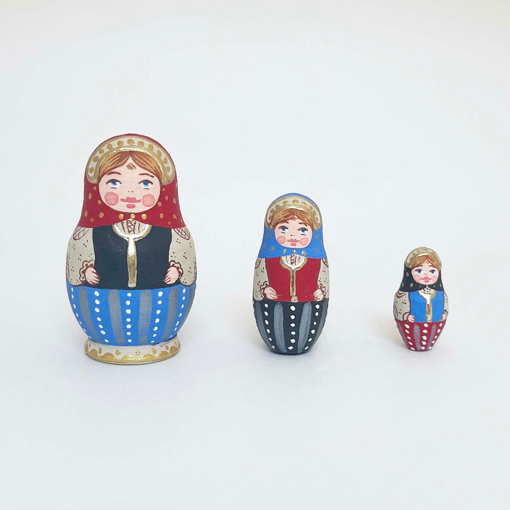 マトリョーシカ オリガ・イリーナ姉妹 - almanafaz.com マトリョーシカ