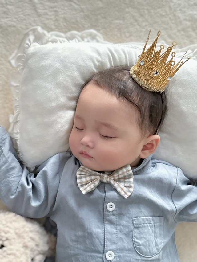 即納birthday crown　ビジューつき　