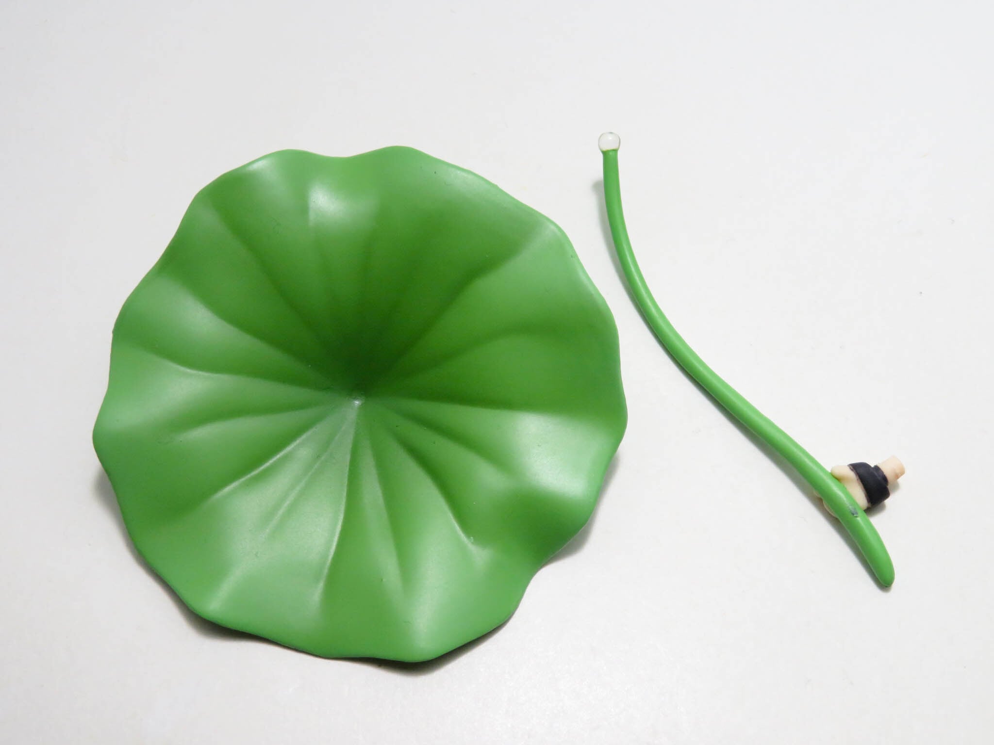 再入荷(A−ランク)【498】 ノエル 小物パーツ 葉っぱの傘 ねんどろいど