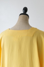 Cut-out yellow tunic Blouse