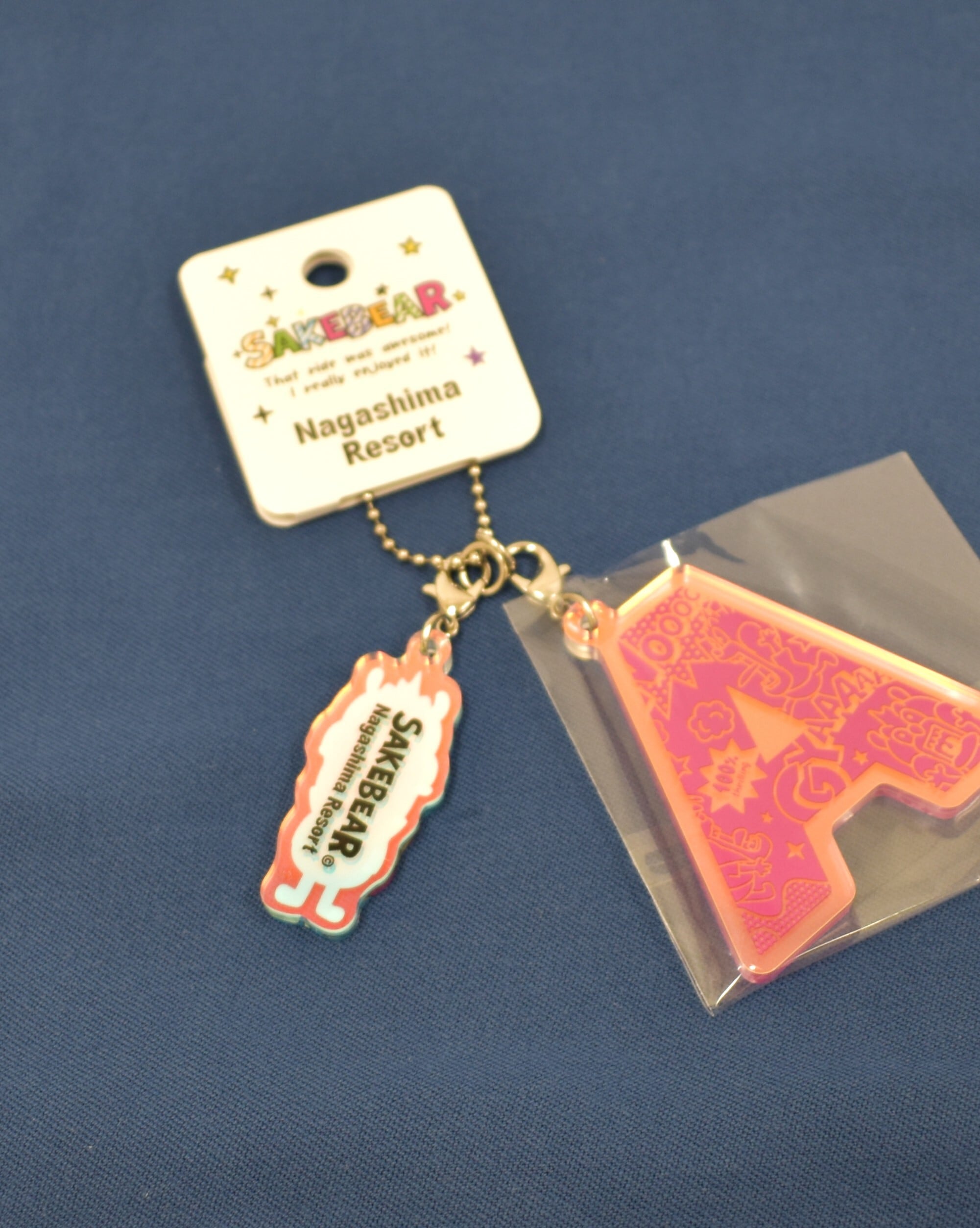 サケベア イニシャルアクリルボールチェーン | Nagashima Resort