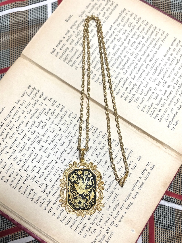 【Run Rabbit Run Vintage 】 SPAIN square pendant