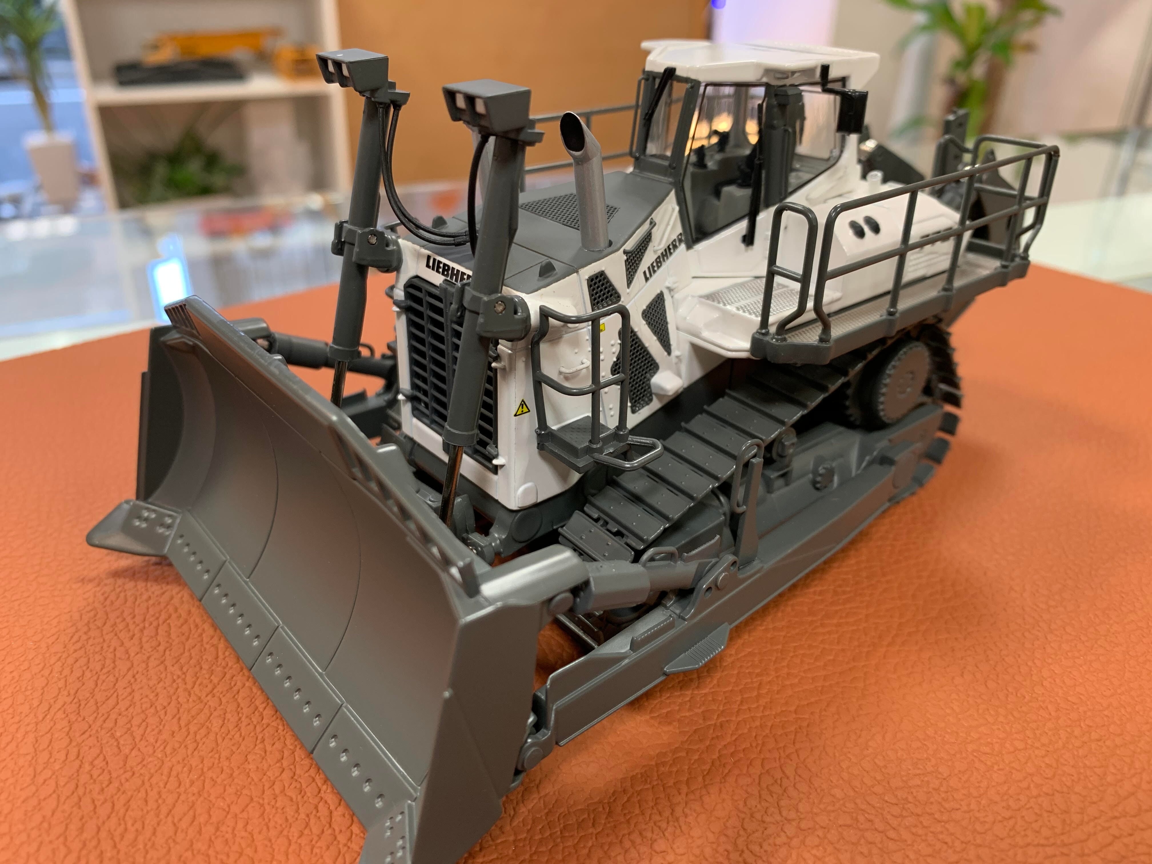 WSI 1/50 LIEBHERR PR776 | 北原模型株式会社