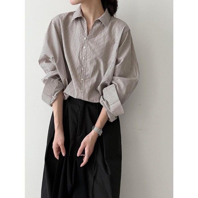 back-pleated stripe shirt