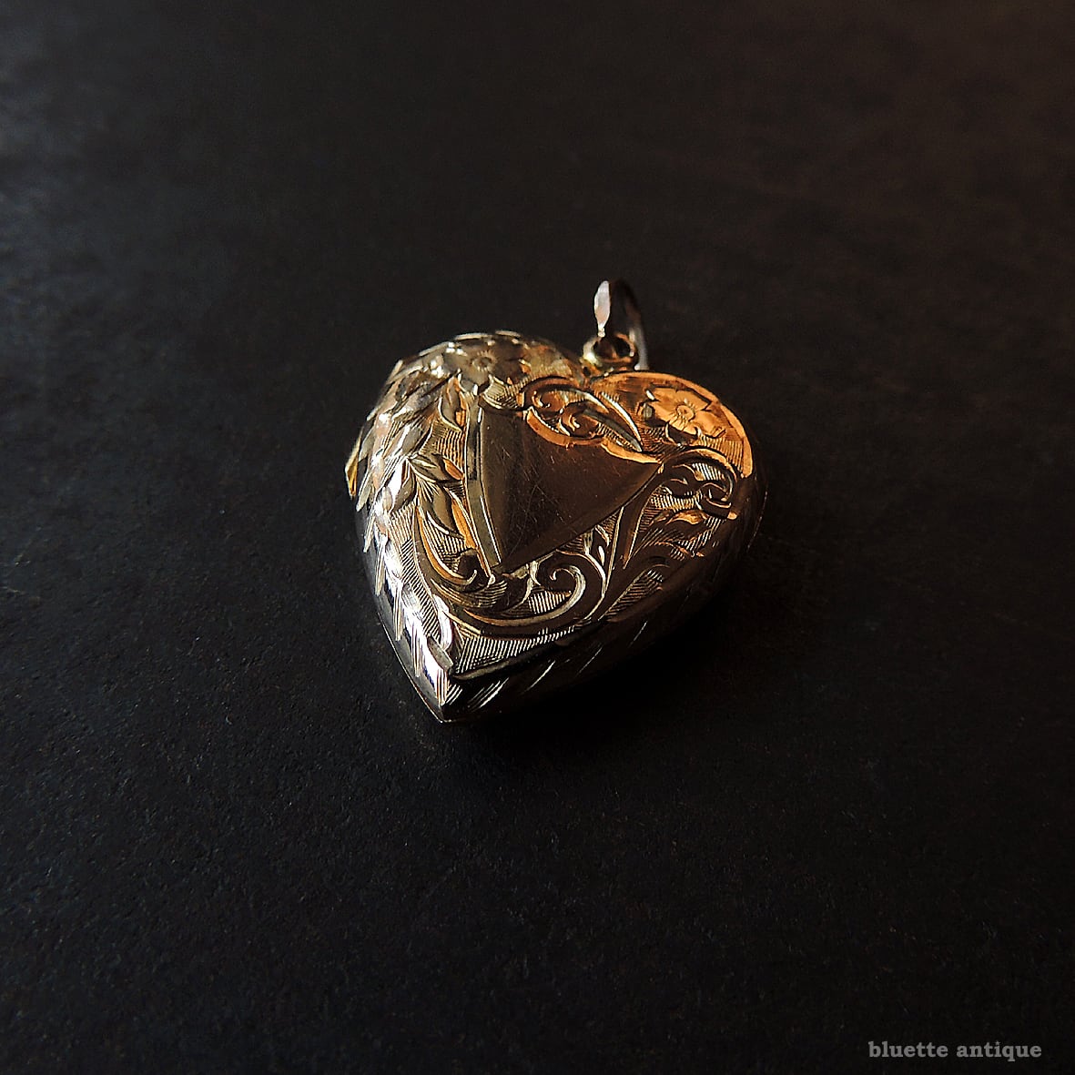 英国アンティークジュエリー 9ctゴールド ハートロケット【忘れな草