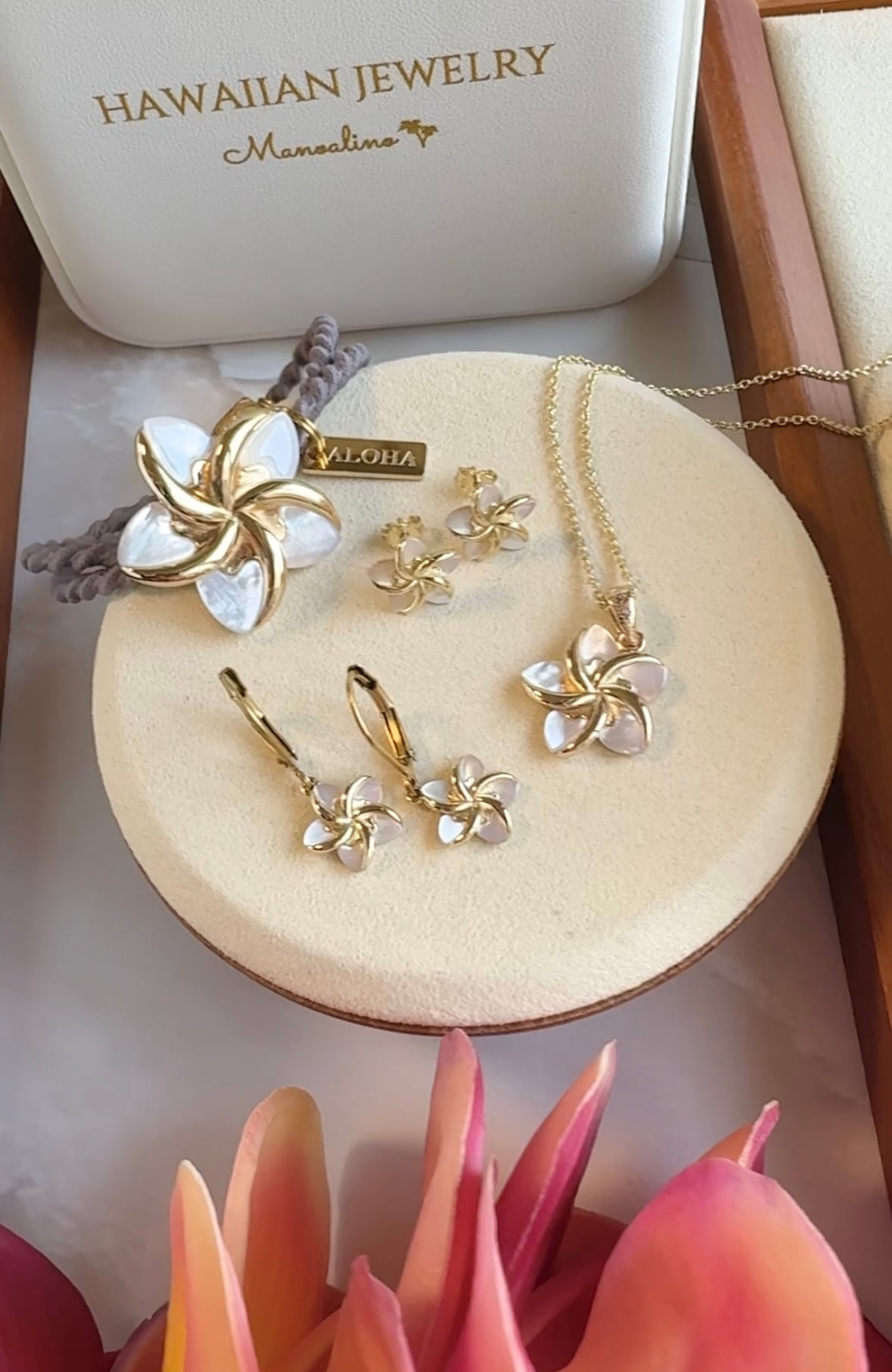 3color】Plumeria Shell hair accessory Hawaiian jewelry(ハワイアン 3color】Plumeria Shell hair accessory Hawaiian jewelry(ハワイアン