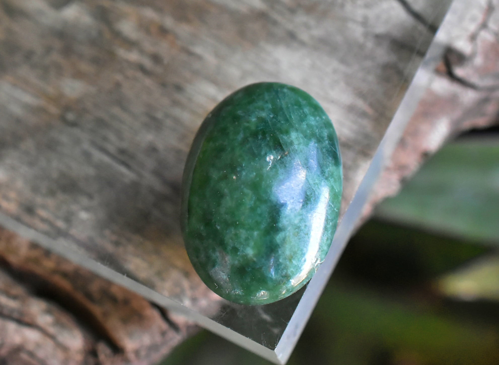 鮮やかな緑☆ミャンマー翡翠（本翡翠） s756 | Funky garuda Stone