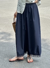 軽やかに映える大人レースナチュラルパンツ