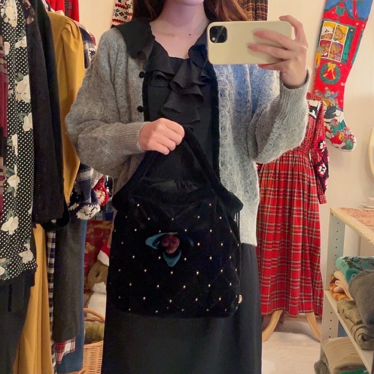 rose brooch quilting velours bag