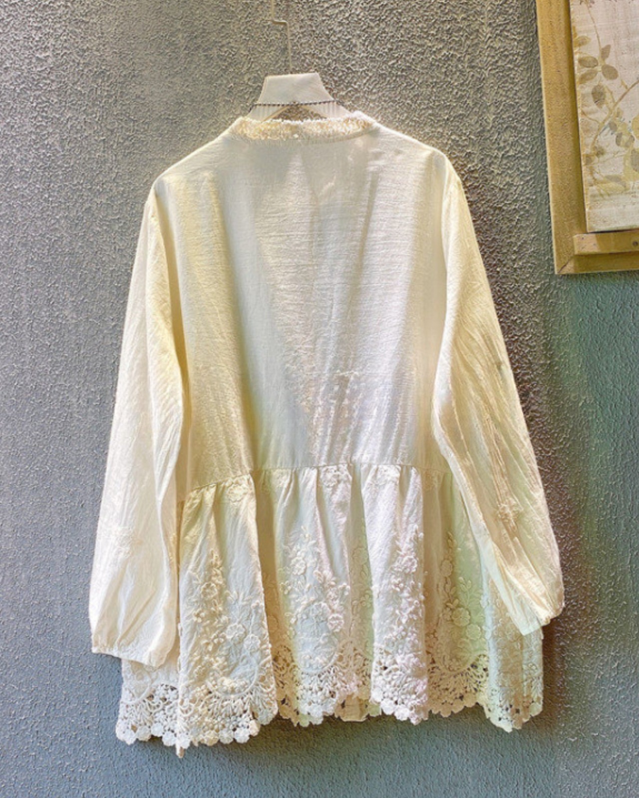 刺繍透かしコットンリネン素材ブラウス