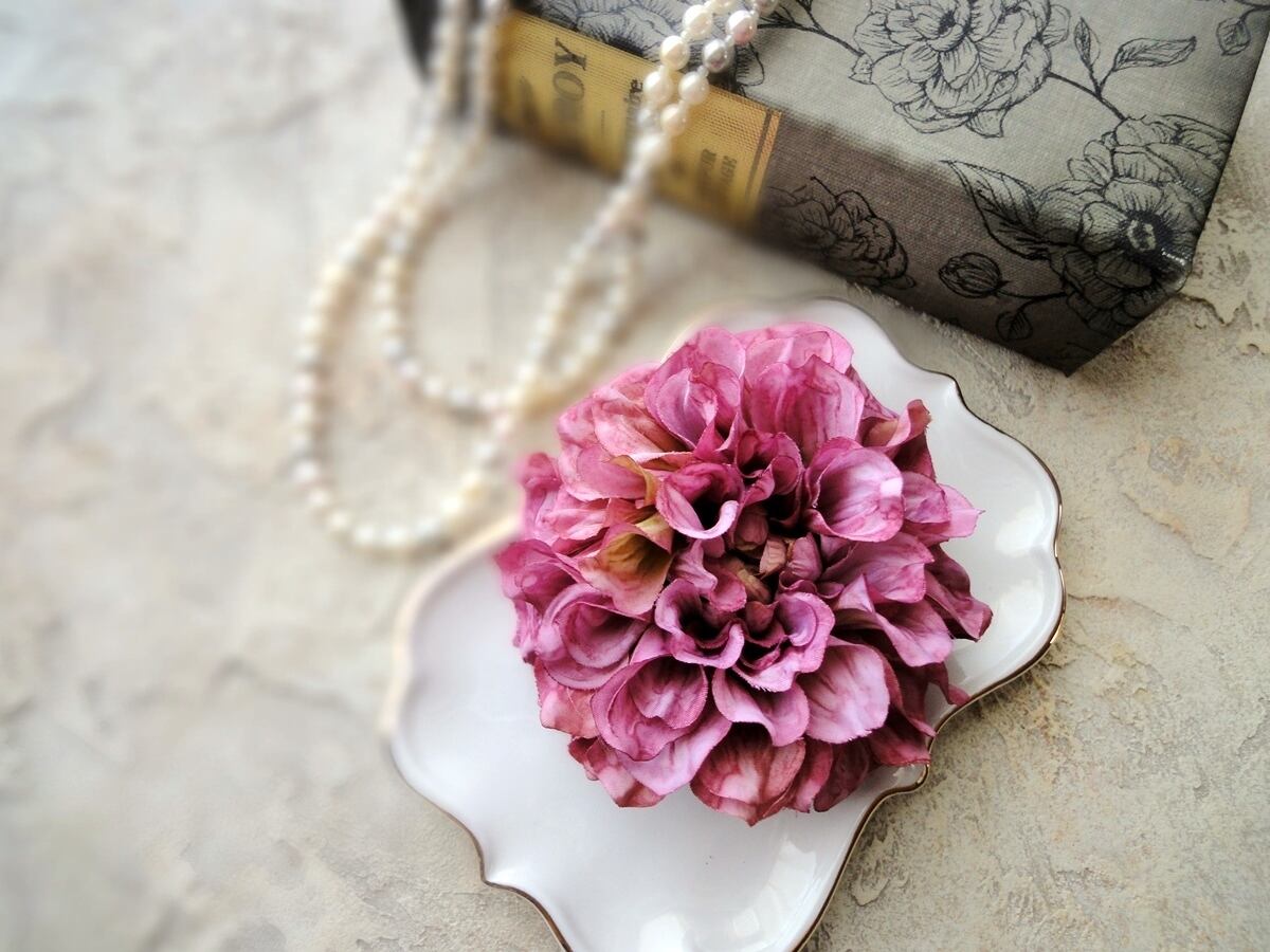 ダスティピンク　優しいお色でふんわりアレンジメント　壁掛け　置き型　バラ