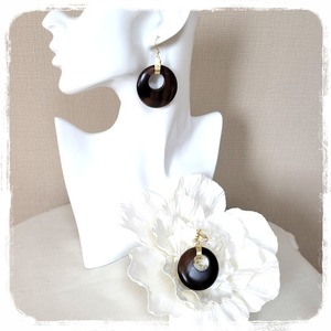 大ぶりエボニー　イヤリング／ピアス