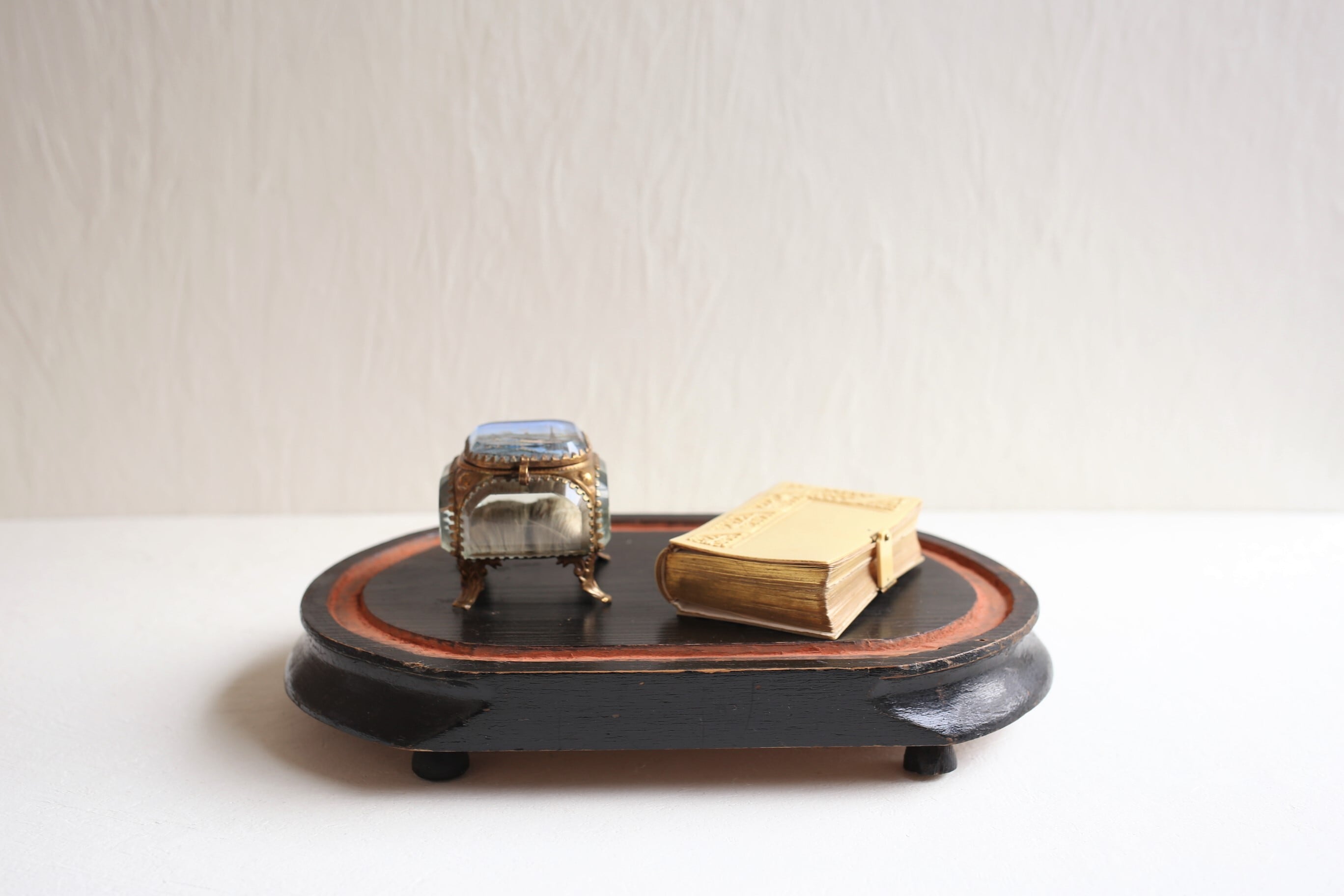 フランス アンティーク ヴィンテージ 木製の脚付きディスプレイ台(ガラスドーム用ベース)小 N-03472