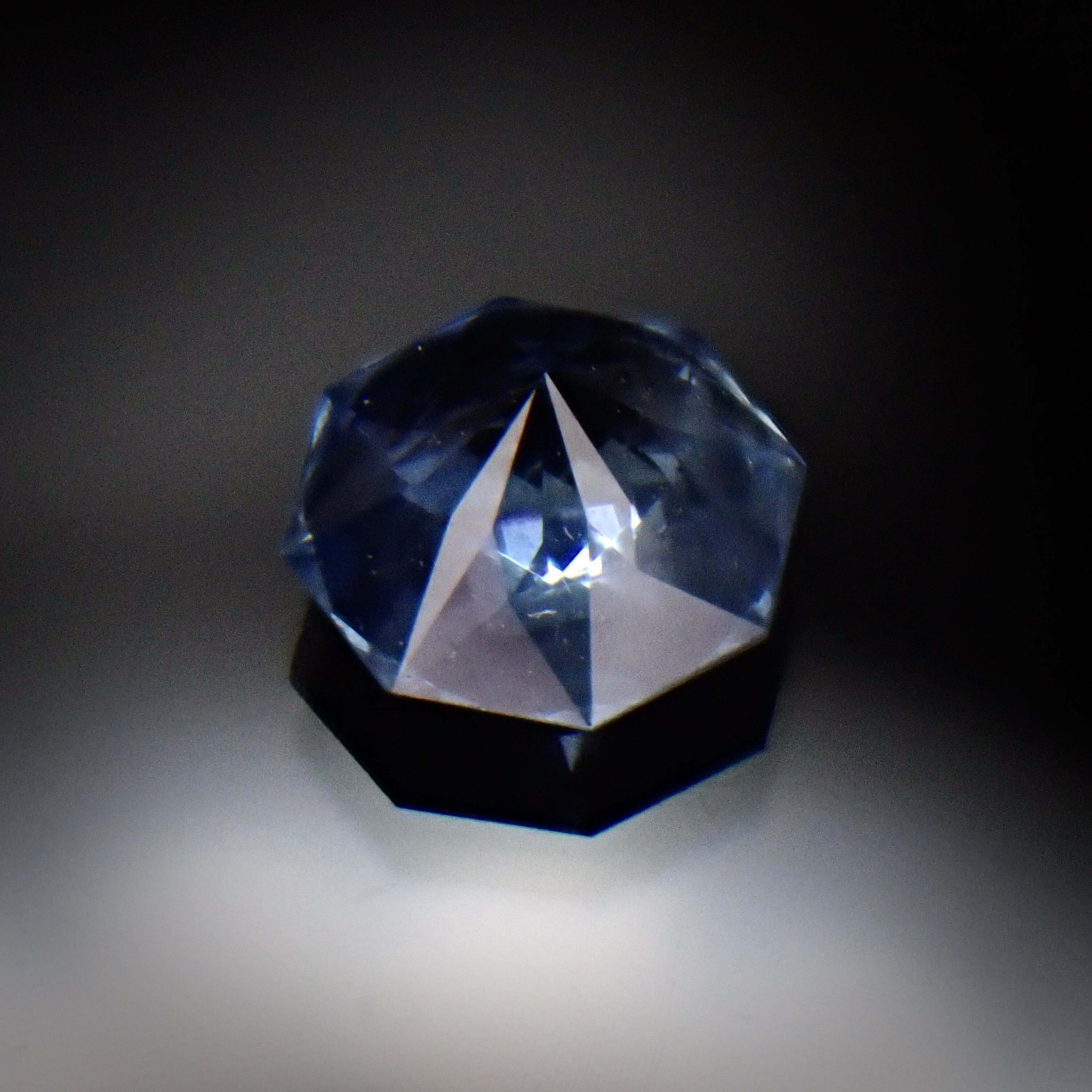 Star Rose Cut】繊細に煌めく光と青 0.39ct 天然 ブルーサファイア