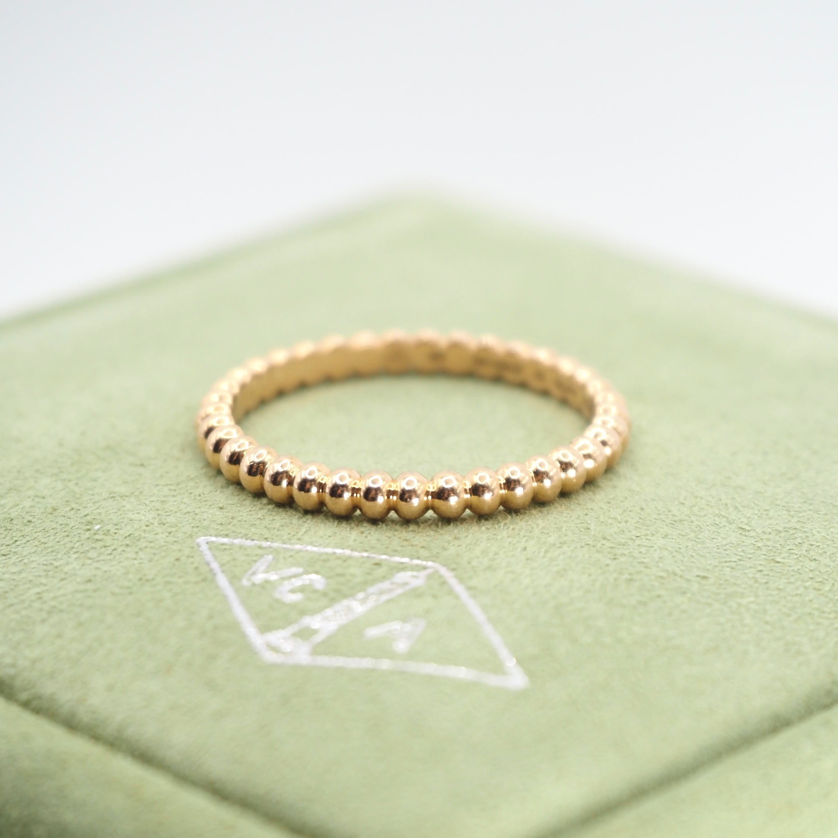 Van Cleef & Arpelsペルレリング　YG Van Cleef & Arpels ペルレリング スモール YG ♯53 Van Cleef