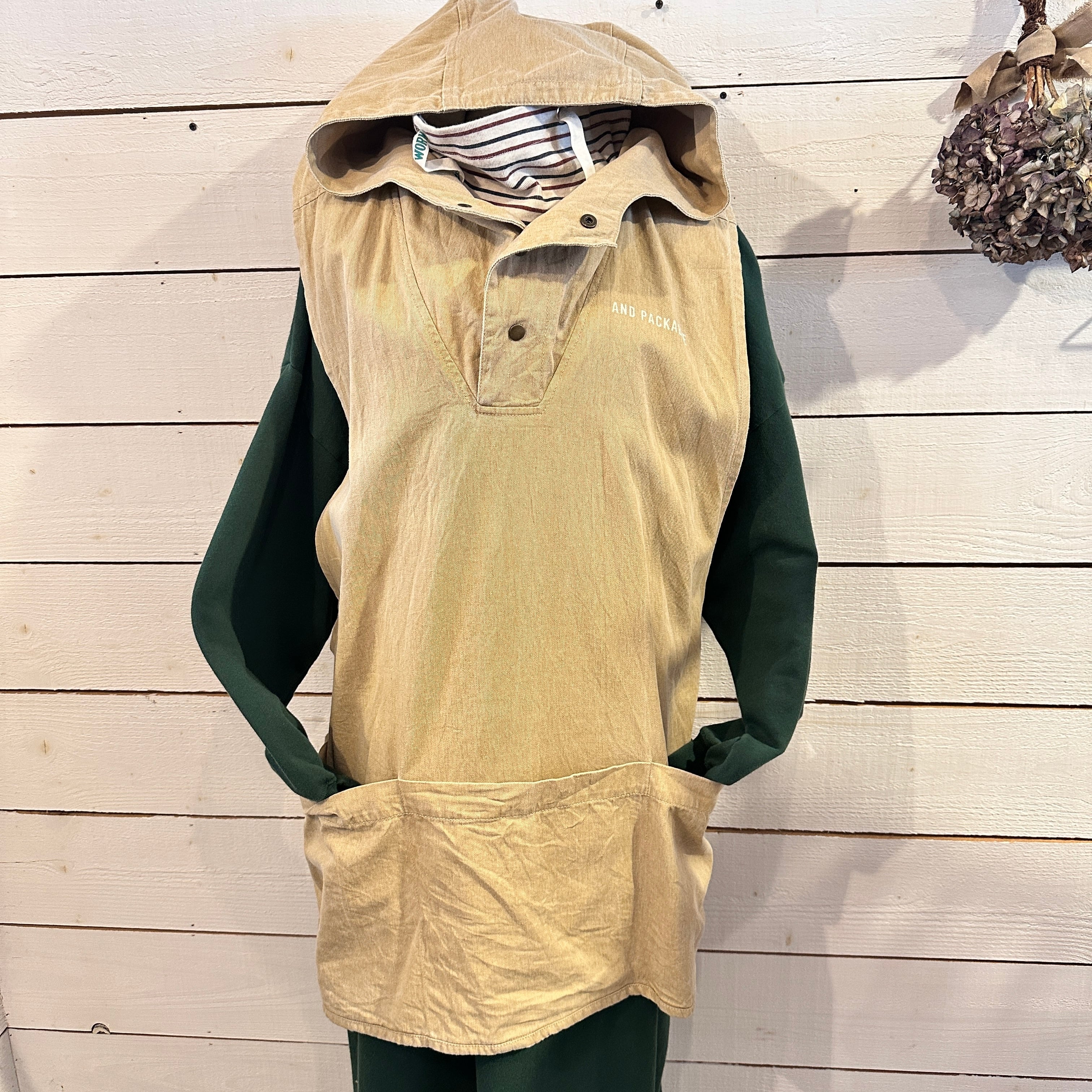 『People's』アンドパッカブル　フード付エプロン　男女兼用　フリーサイズ