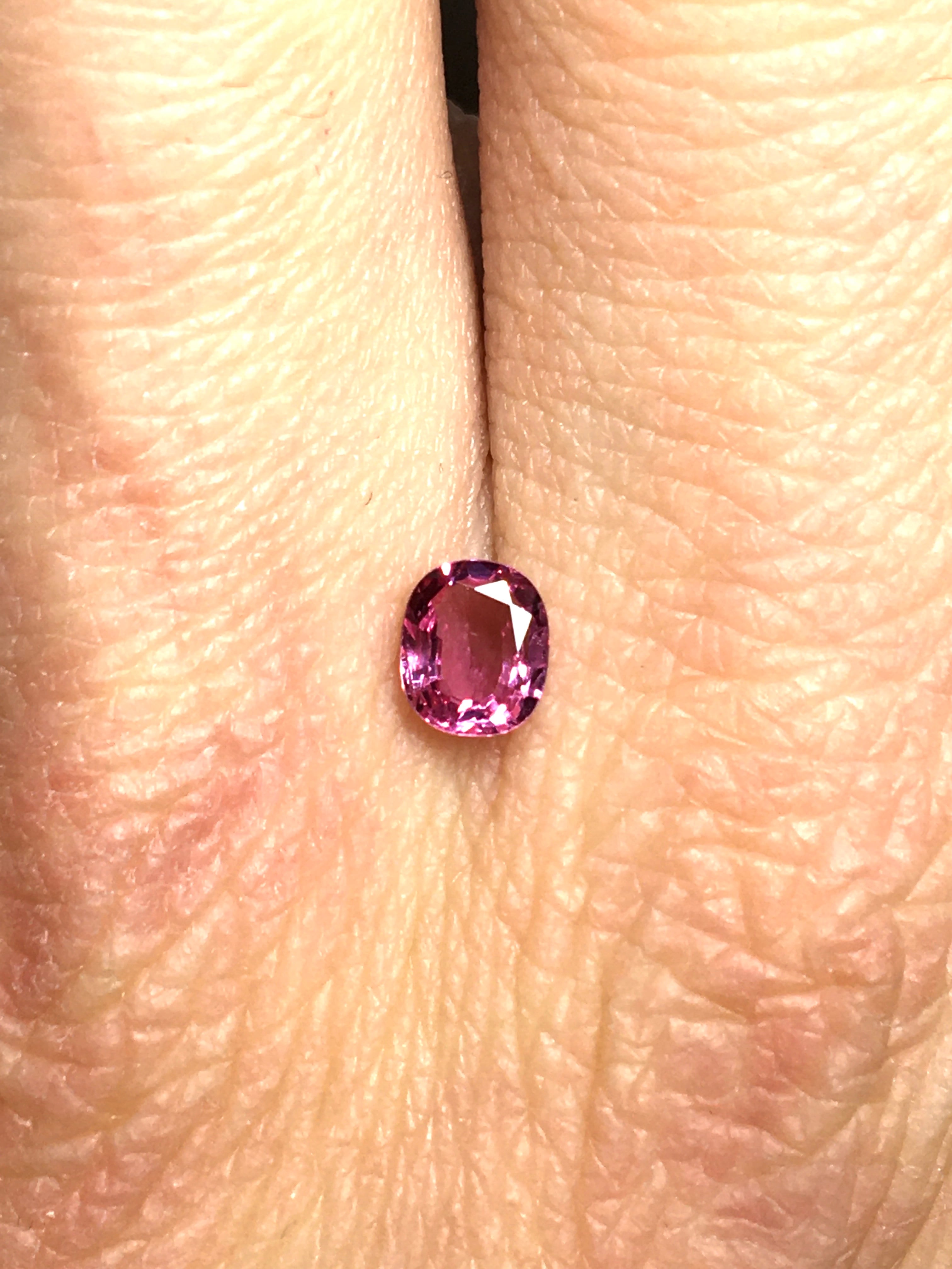 天然パパラチァサファイア ルース 0.510 ct、ソーティング付、ケース入り