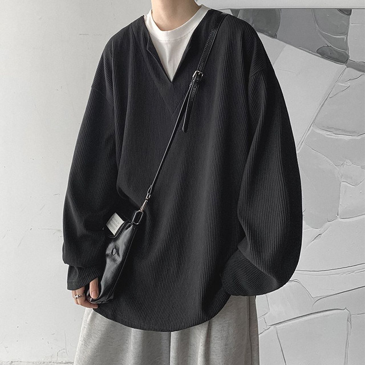V-neck faux two-piece sweatshirt(MT1663)