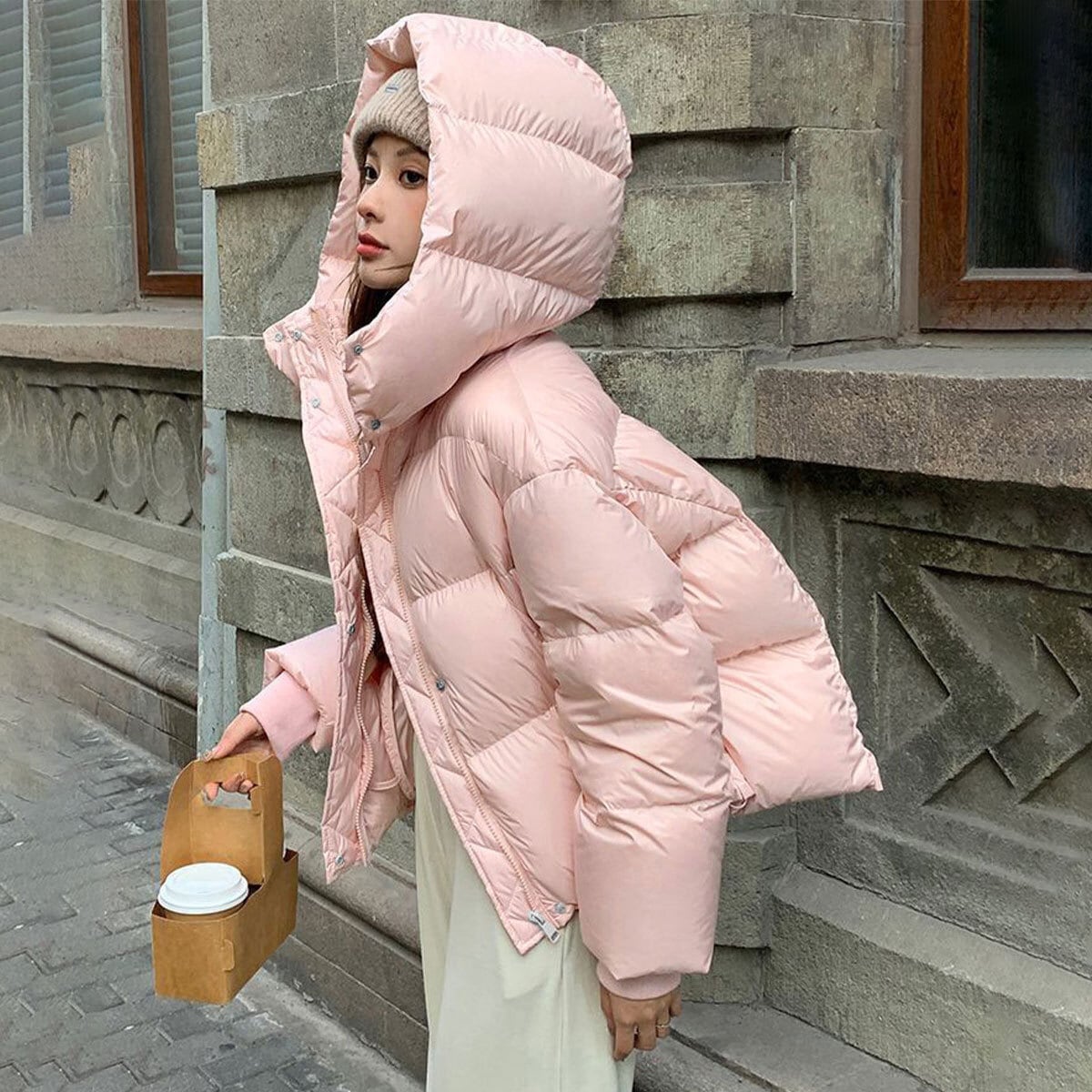 ダウン ジャケット ショート丈 中綿 レディース 秋冬 韓国 アウター きれいめ 大人 カジュアル シンプル 防寒 保温 暖かい 通勤 通学 フード付き ブルゾン フェイクダウン 大人可愛い 大人女子