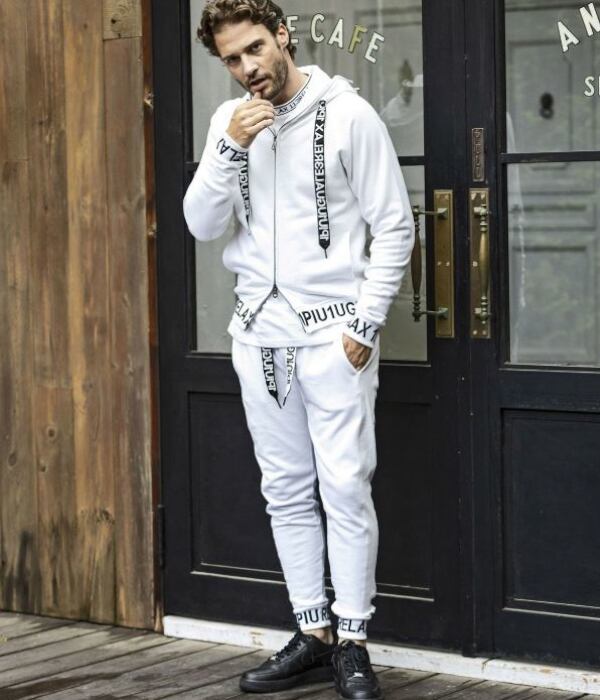 1PIU1UGUALE3 RELAX ウノピゥウノウグァーレトレ リラックス