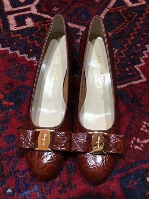 2000000015781 Salvatore Ferragamo VARA CROCODILE LEATHER EMBOSSED PUMPS MADE IN ITALY/サルヴァトーレフェラガモヴァラクロコ型押しレザーパンプス