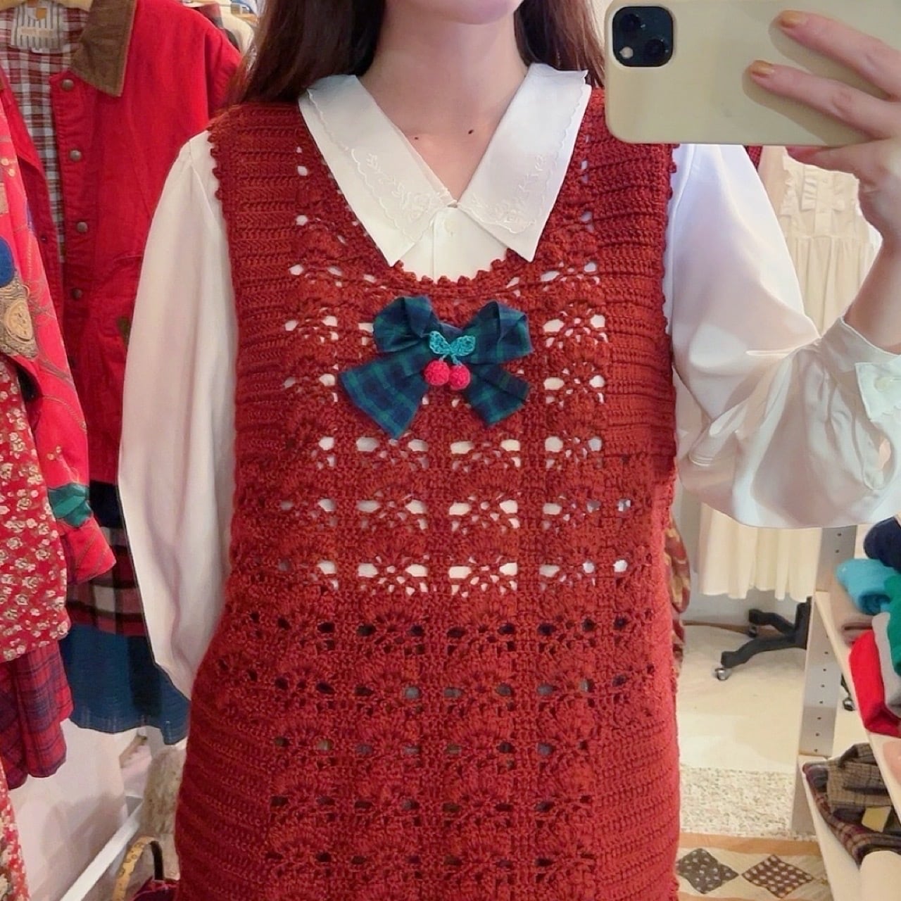 cherry brooch bordeaux crochet vest