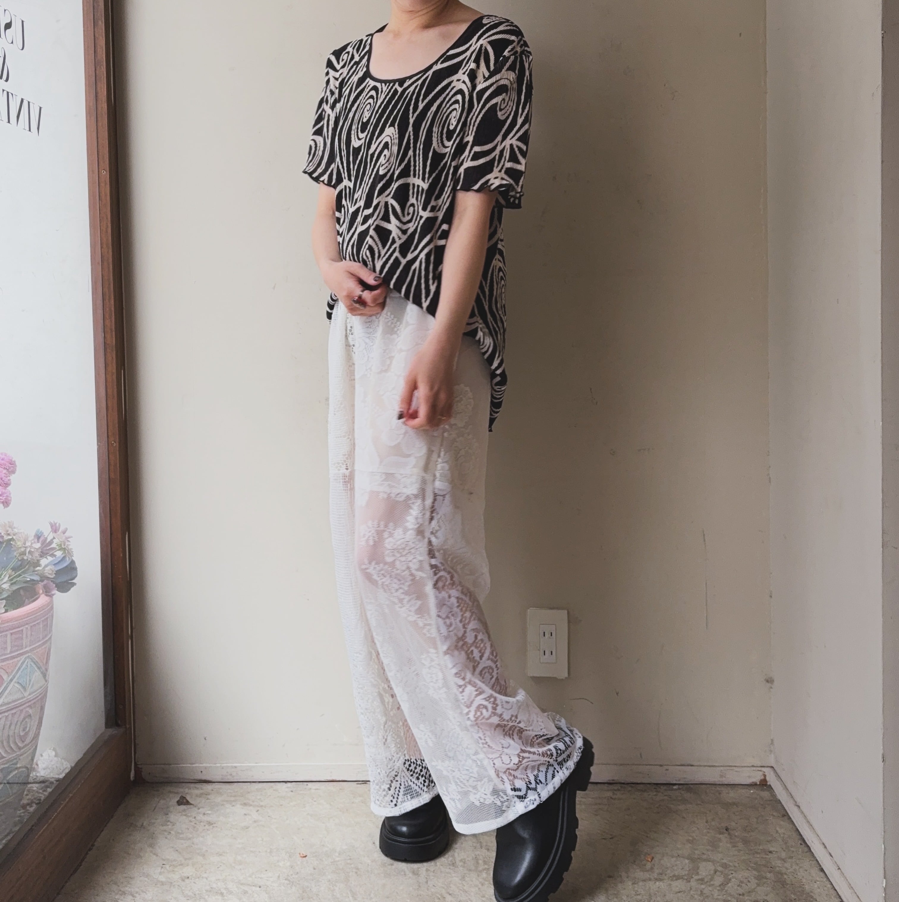 vintage swirl design tops