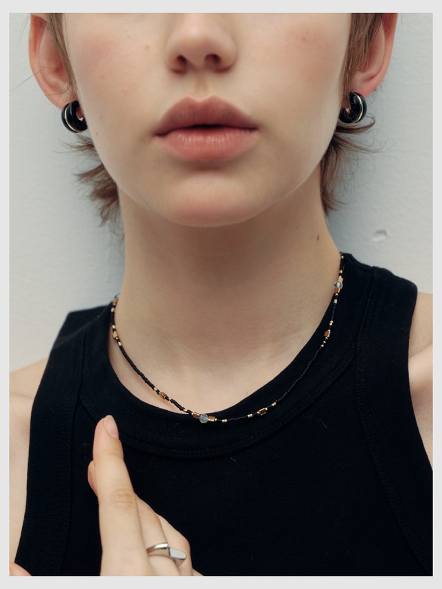 Pierce -Black/White-