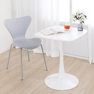 white round square table 2size / ラウンド スクエア テーブル ホワイト カフェ チューリップ 机 韓国 北欧 インテリア 雑貨